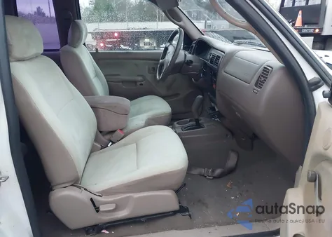 2004 Toyota Tacoma from USA, damaged, VIN 5TEVL52N84Z452044